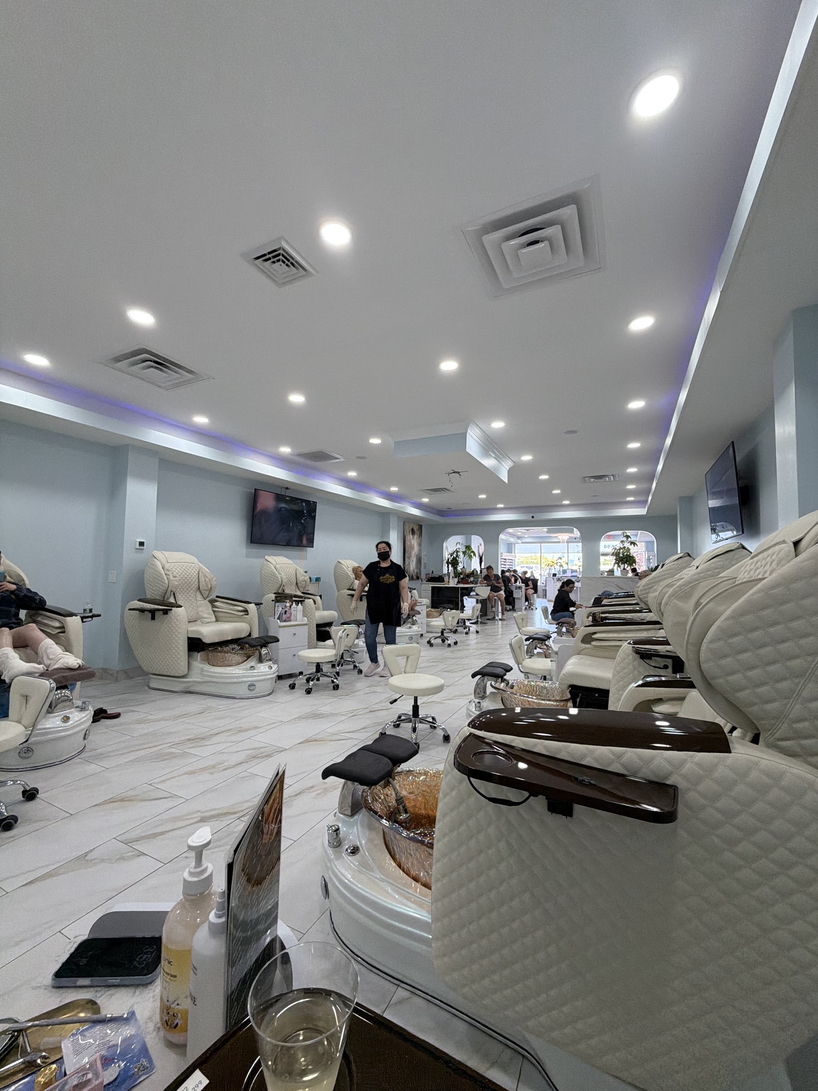 Cloud Nail Bar nail photo 1